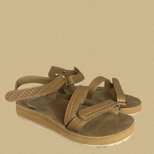 ROXY WOMENS BRAIDED SANDALS